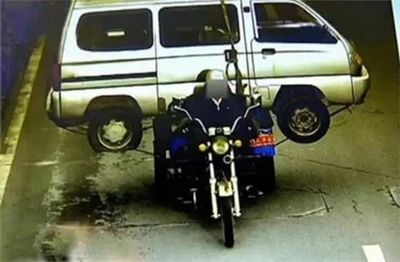 同款事件惊现固原街头！——央视新闻报道的类似事件在固原上演